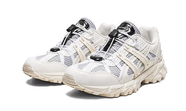 Tenisky Asics Gel 15-50 bielo-sivé, pohľad z uhla