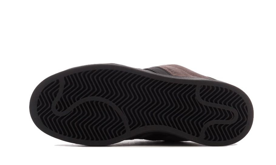 Tenisky adidas Campus 00s hnedo-čierne, pohľad zo zadu