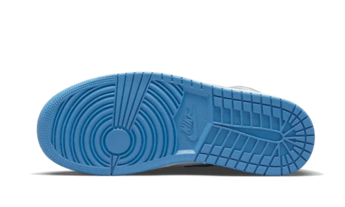 Tenisky Air Jordan 1 Mid sivo-modro-biele, pohľad na podrážku