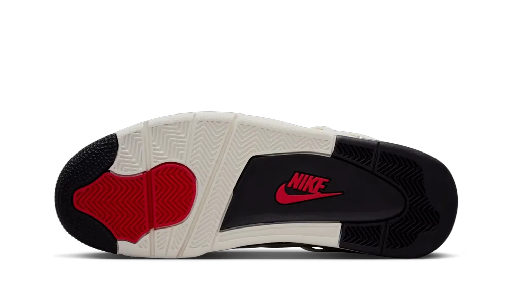 Jordan 4 Retro Flight Club, pohľad na gumovú podrážku s herringbone vzorom