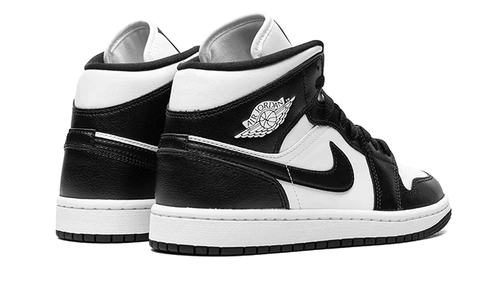 Tenisky Air Jordan 1 Mid čierno-biele, pohľad zo zadu