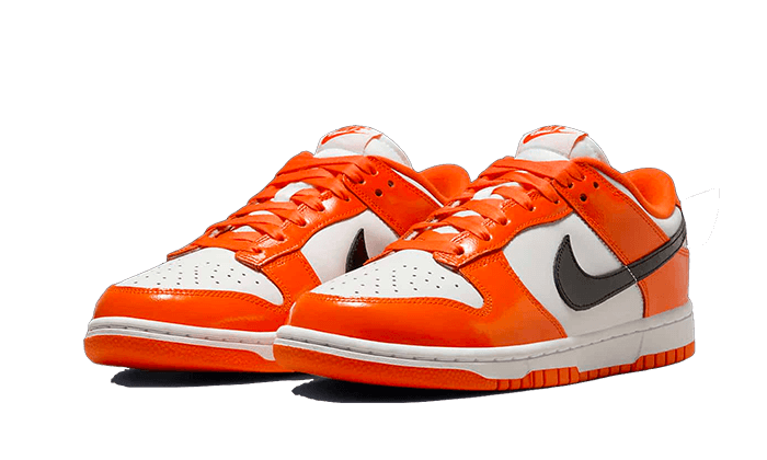 Tenisky Nike Dunk nízke oranžovo-bielo-čierne, pohľad z uhla