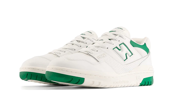 Tenisky New Balance 550 bielo-zelené, pohľad z uhla
