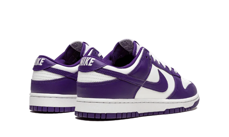 Tenisky Nike Dunk nízke fialovo-biele, pohľad zo zadu