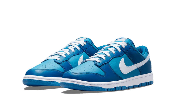 Tenisky Nike Dunk nízke modro-biele, pohľad z uhla