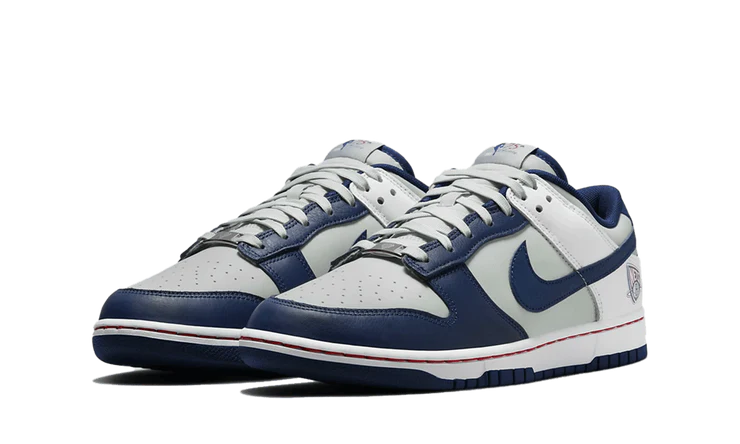 Tenisky Nike Dunk nízke modro-sivo-biele, pohľad z uhla