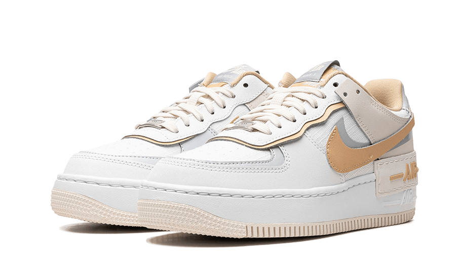 Tenisky Air Force 1 nízke bielo-ružové, pohľad z uhla