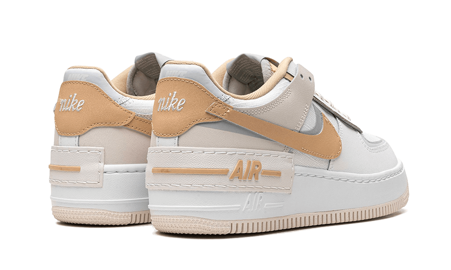 Tenisky Air Force 1 nízke bielo-ružové, pohľad zo zadu