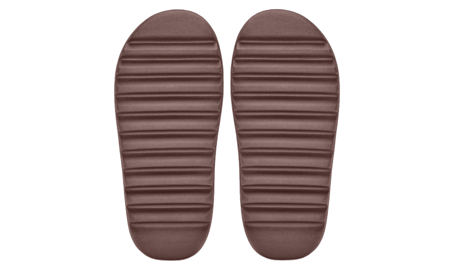 Šľapky Yeezy Slide Fudge bez adidasu, pohľad zo spodu