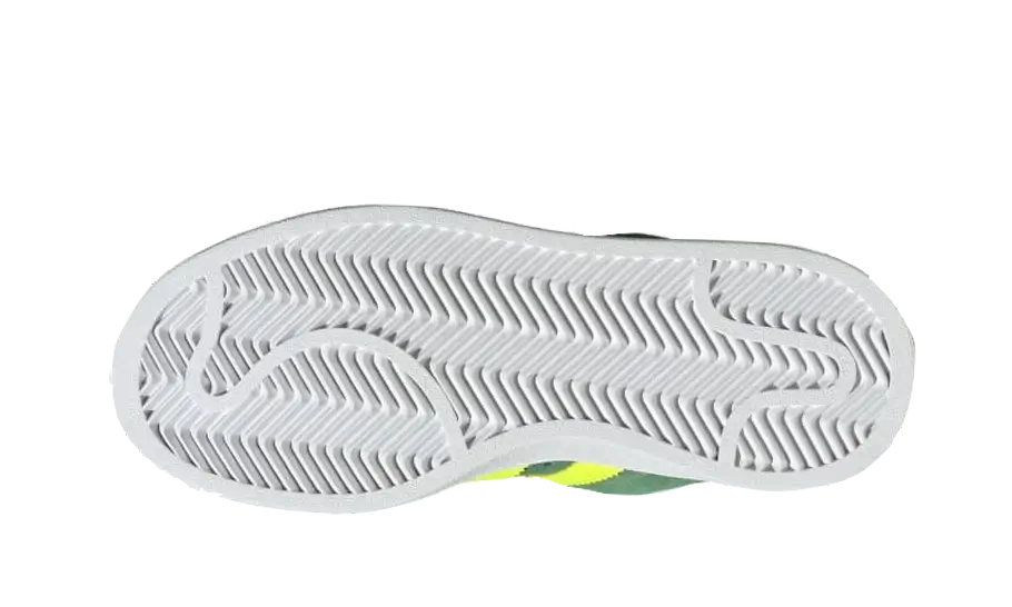 Tenisky adidas Campus 00s zeleno-žlté, pohľad zo spodu