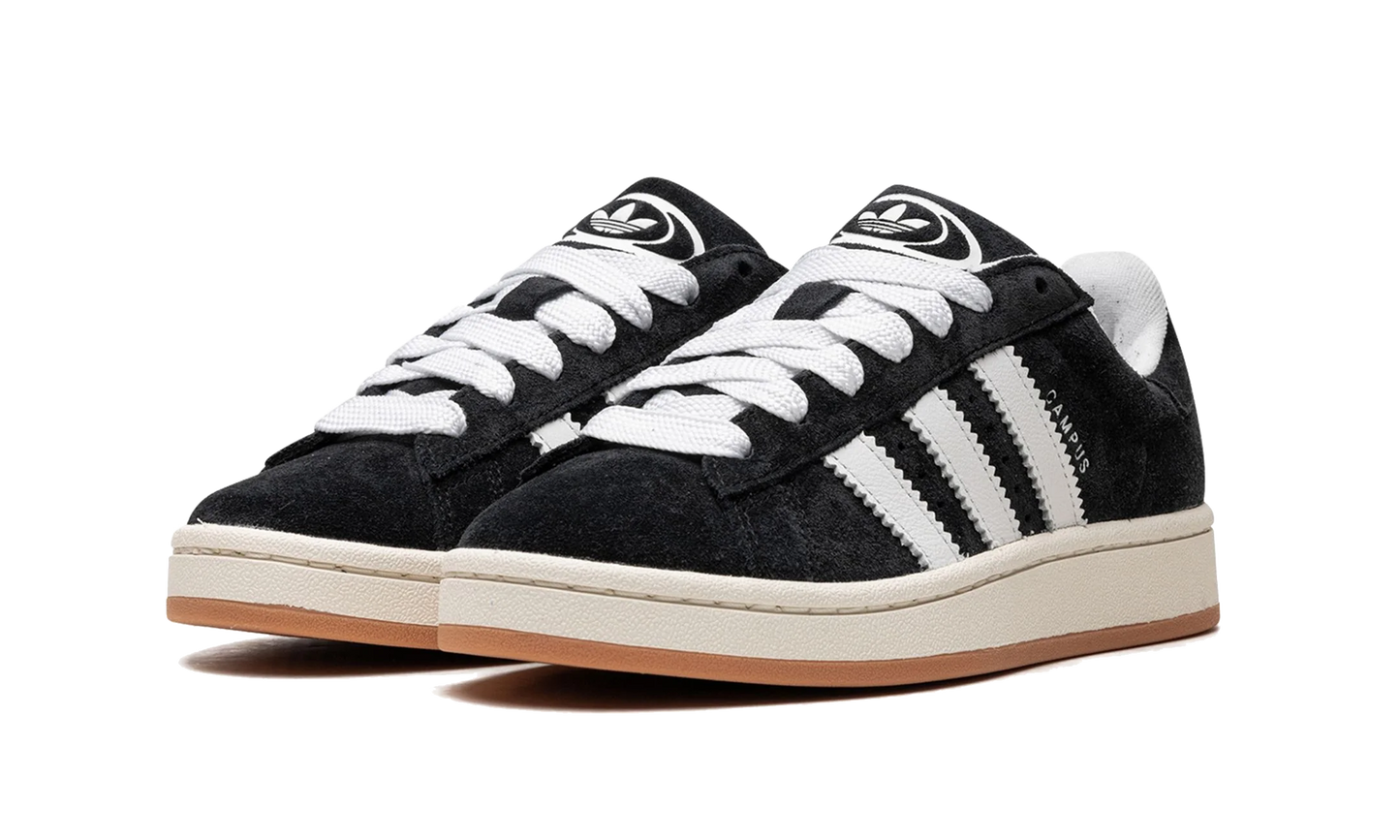 Tenisky Adidas Campus čierne, pohľad z uhla