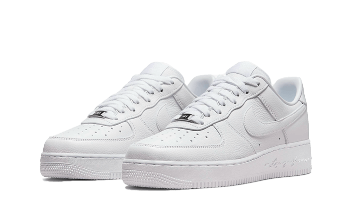 Tenisky Air Force 1 nízke Drake biele, pohľad z uhla
