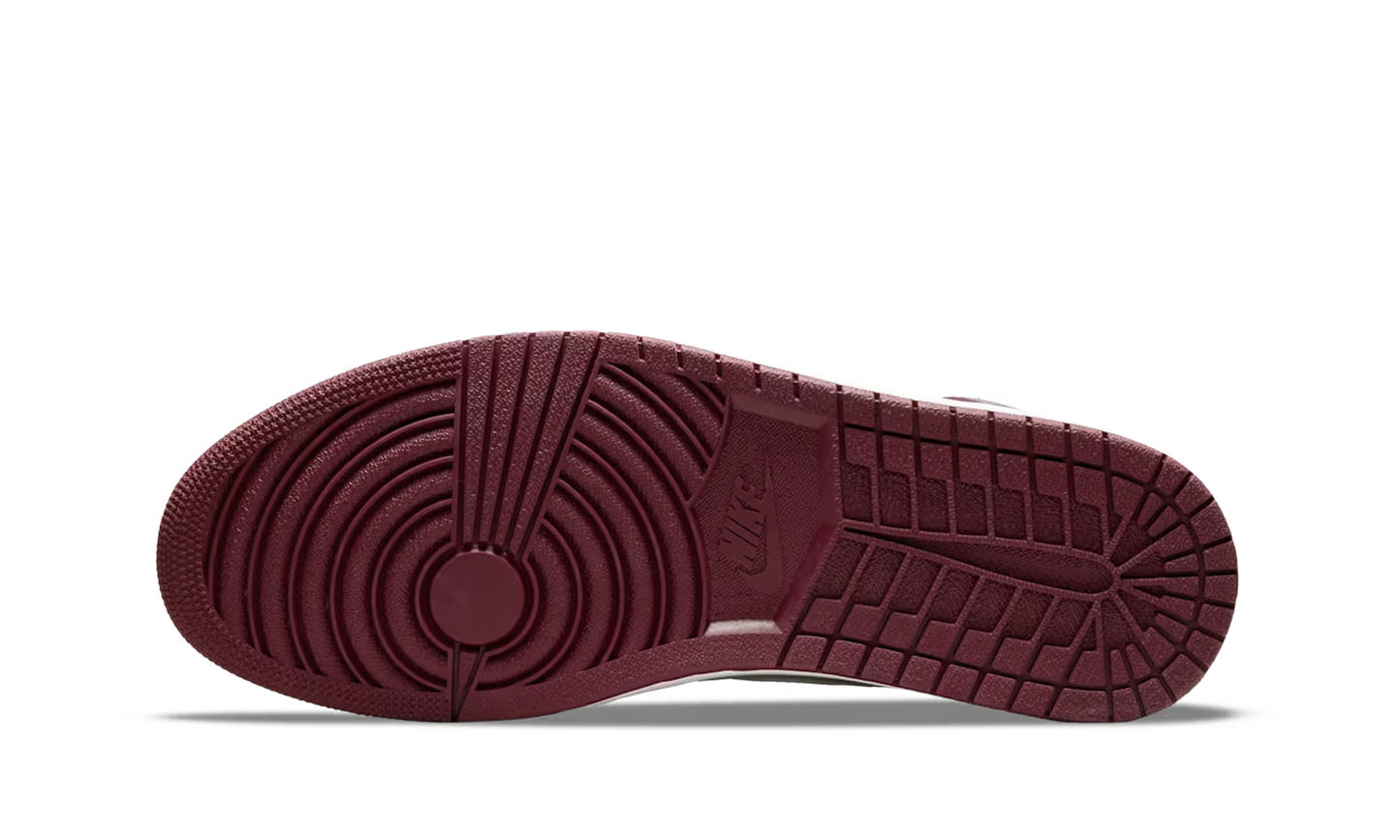Air Jordan 1 Retro High OG Bordeaux