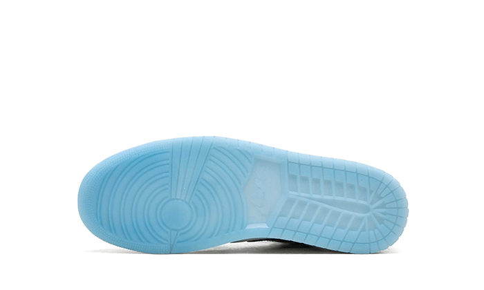 Tenisky Air Jordan 1 nízke čierno-bielo-modré, pohľad na podrážku