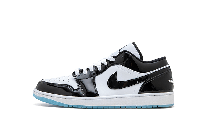 Tenisky Air Jordan 1 nízke čierno-bielo-modré, pohľad z boku