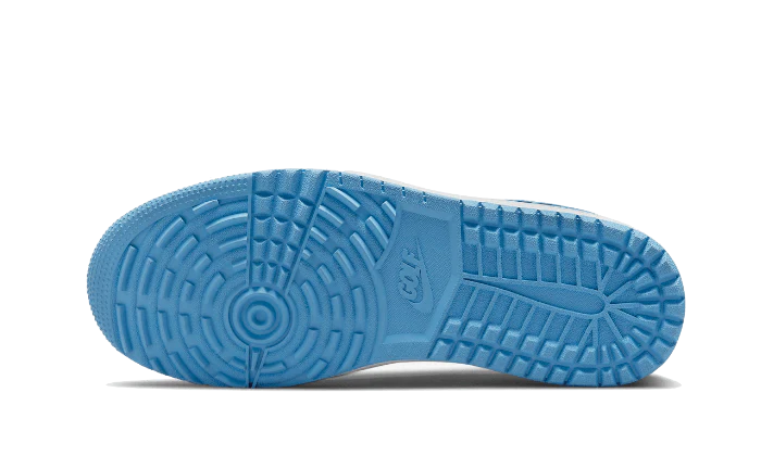 Tenisky Air Jordan 1 nízke Gold UNC modro-biele, pohľad na podrážku