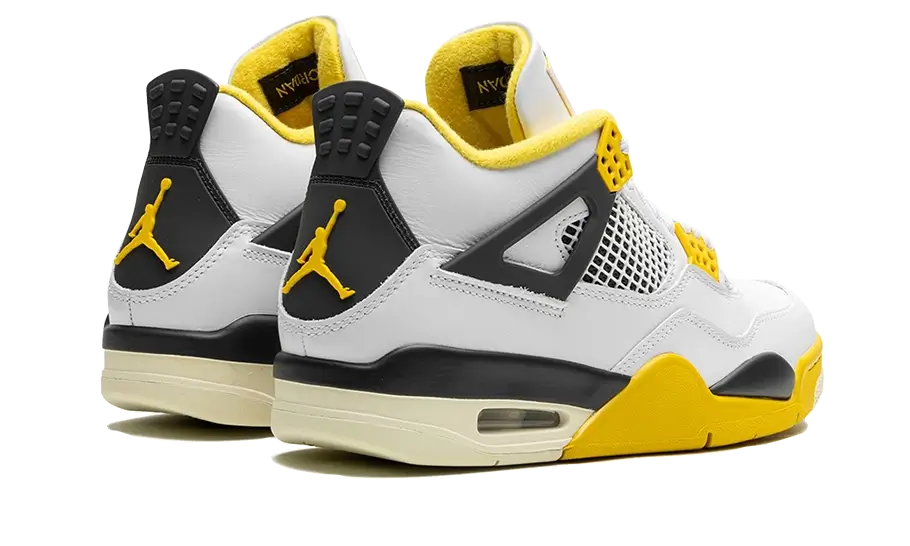 Tenisky Air Jordan 4 bielo-čierno-žlté, pohľad zo zadu