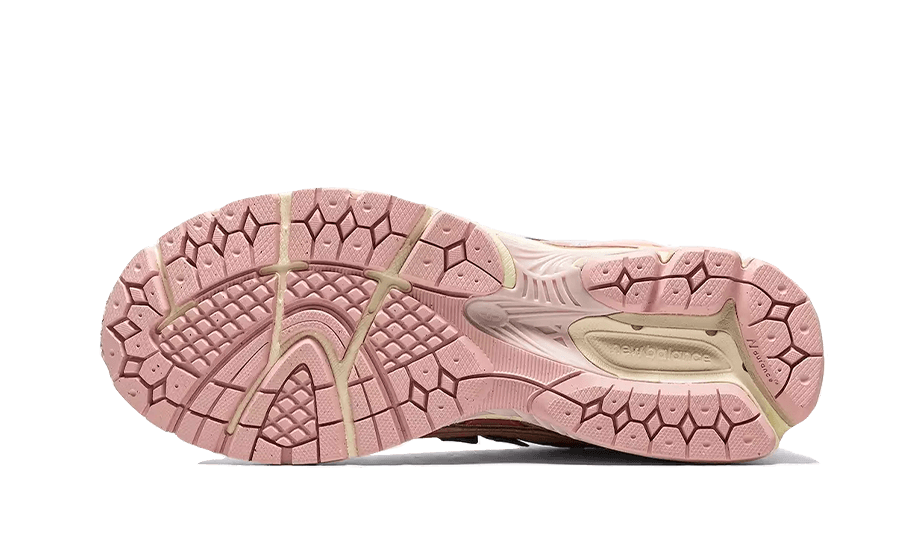 Tenisky New Balance 1906R ružové, pohľad na podrážku