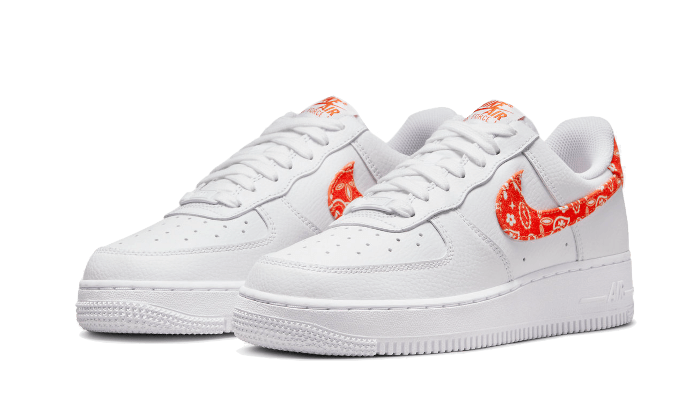 Tenisky Air Force 1 nízke bielo-pranžové, pohľad z uhla