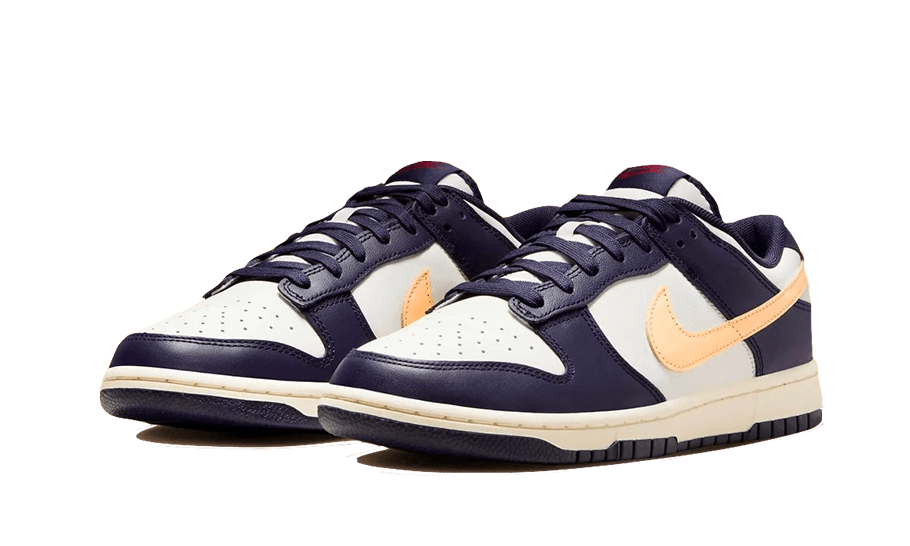 Tenisky Nike Dunk nízke modro-bielo-vanilkové, pohľad z uhla