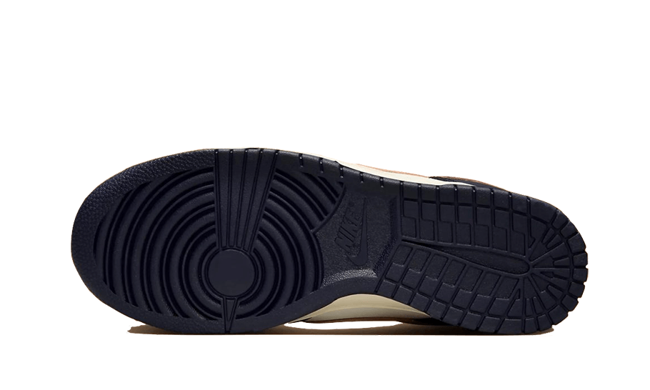 Tenisky Nike Dunk nízke modro-bielo-vanilkové, pohľad na podrážku