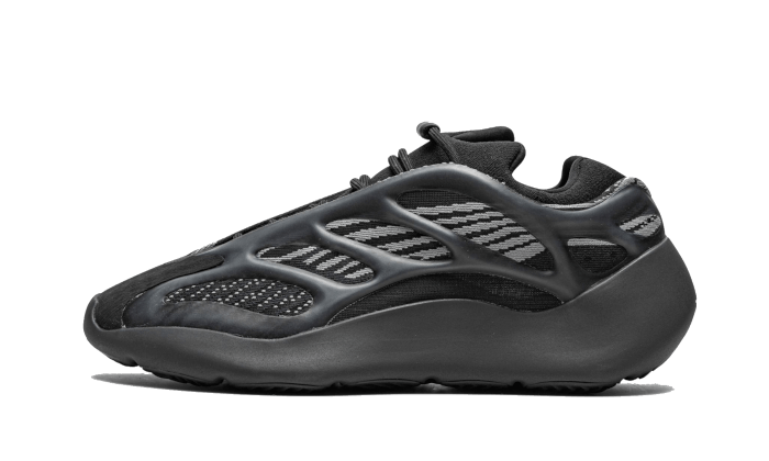 Tenisky Yeezy 700 čierne, pohľad z boku