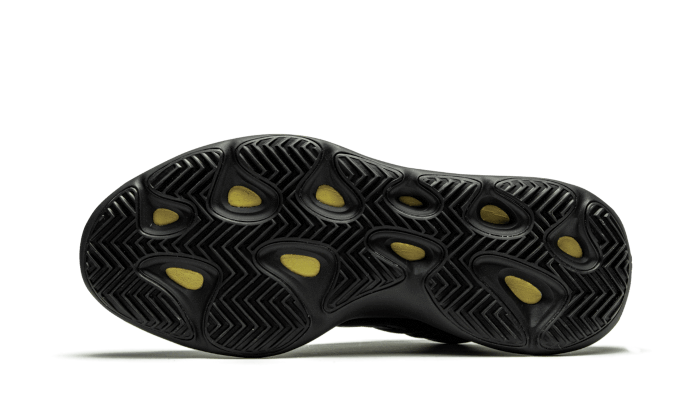 Tenisky Yeezy 700 čierne, pohľad na podrážku