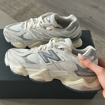 New Balance 9060 Sea Salt, pár na krabici