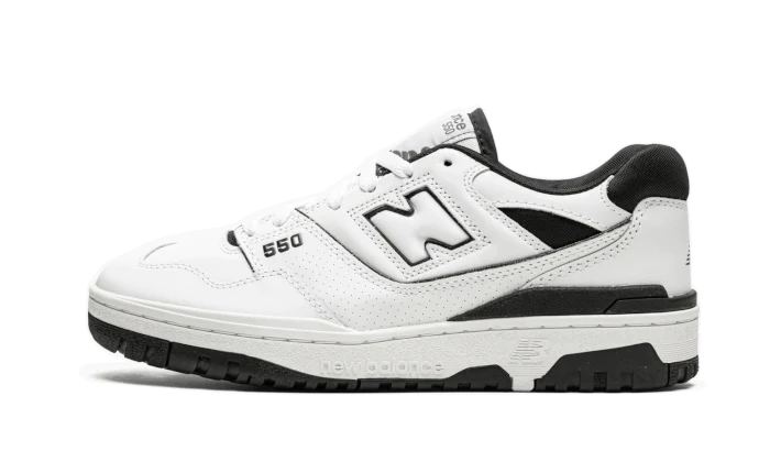 Tenisky New Balance 550 bielo-čierne, pohľad z boku