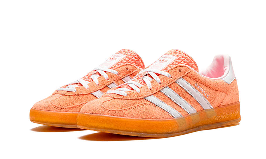 Tenisky adidas Gazelle oranžovo-ružovo-biele, pohľad z predu