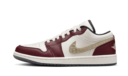 Tenisky Air Jordan 1 nízke bordovo-bielo-zlaté, pohľad z boku