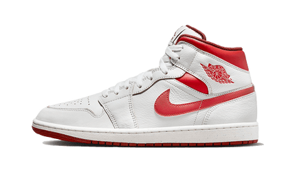 Tenisky Air Jordan 1 Mid bielo-červené, pohľad z boku