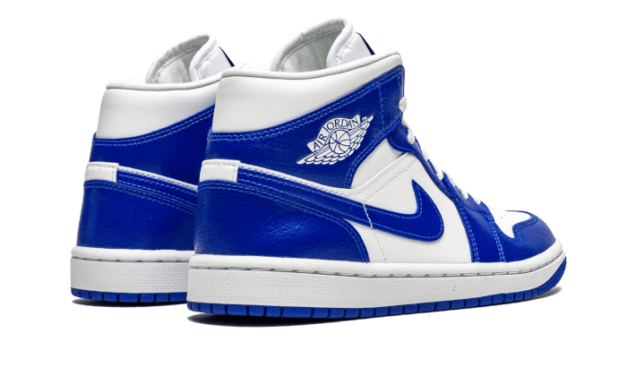 Tenisky Air Jordan 1 Mid modro-biele, pohľad zo zadu