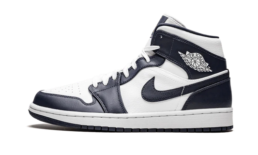 Tenisky Air Jordan 1 Mid námornícka modrá biele, pohľad z boku