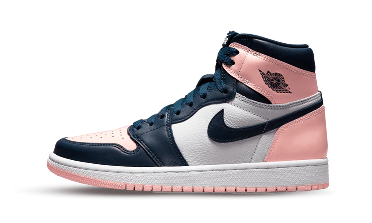 Tenisky Air Jordan 1 vysoké ružovo-čierno-biele, pohľad z boku