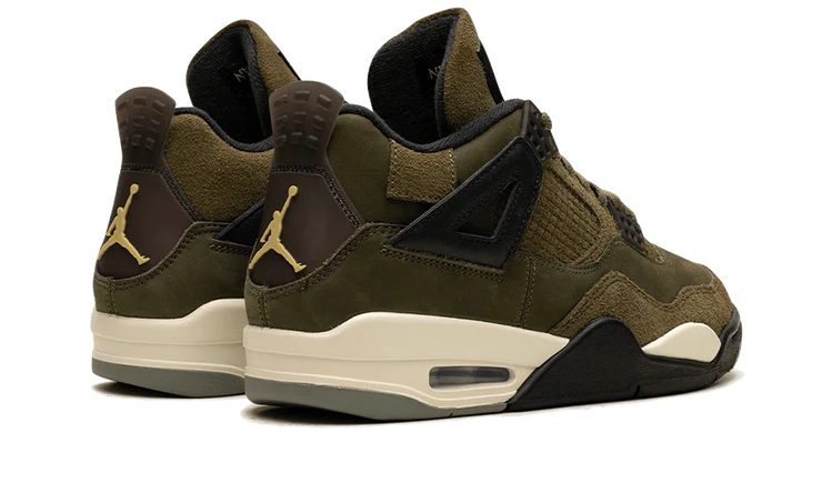 Tenisky Air Jordan 4 tmavo zelené, pohľad zo zadu