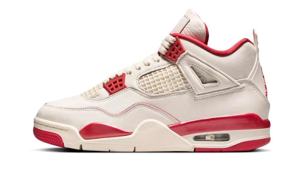 Air Jordan 4 Sierra Red HV0823-108 - bočný pohľad na biele sneakers s červenými detailmi a mesh panelmi