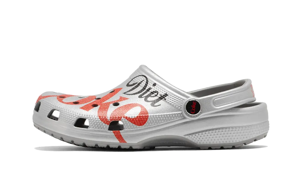 Crocs Diet Coke Classic Clog svetlo sivé s farebnými detailmi, pohľad z boku