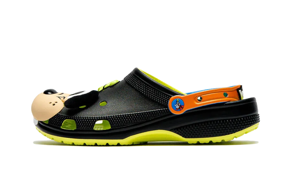 Crocs Classic Clog Disney I'm Goofy čierne so žltými detailmi, pohľad z boku