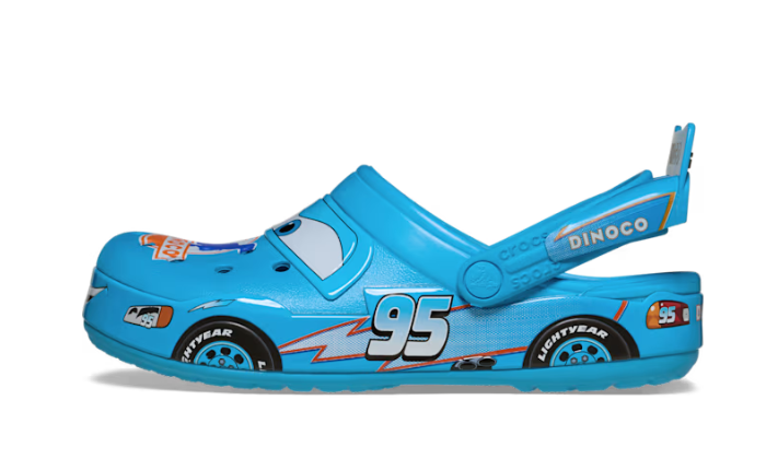 Crocs Crocband Lightning McQueen Dinoco modré s číslom 95, pohľad z boku