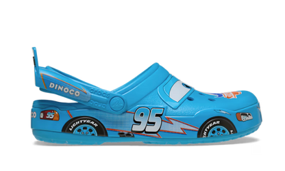 Crocs Lightning McQueen Dinoco, pohľad zboku na PVC spojler na pásiku