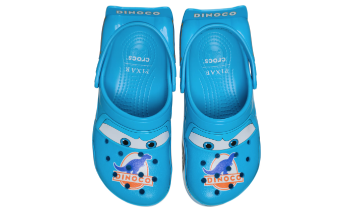 Crocs Lightning McQueen Dinoco, pohľad na pár spredu