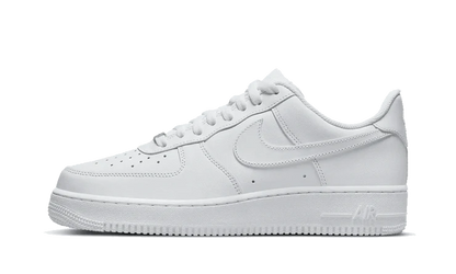 Tenisky Air Force 1 nízke biele, pohľad z boku