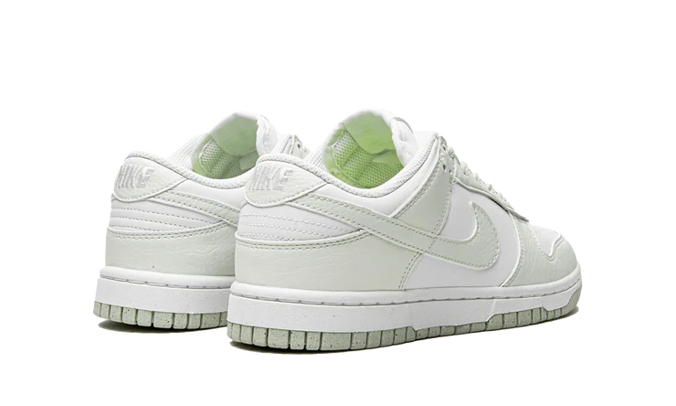 Tenisky Nike Dunk nízke bielo-zelené, pohľad zo zadu