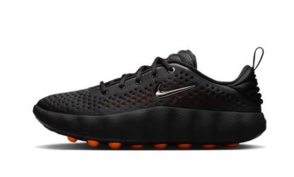 Nike Mind 002 Black Hyper Crimson čierne s oranžovou podrážkou, pohľad z boku