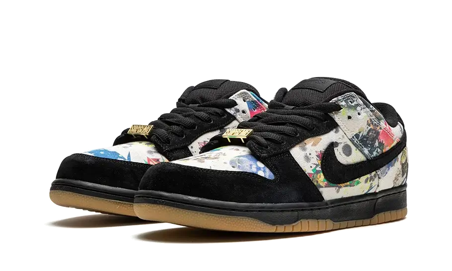 Skateboardové Tenisky Nike Dunk nízke Supreme čierne, pohľad z uhla