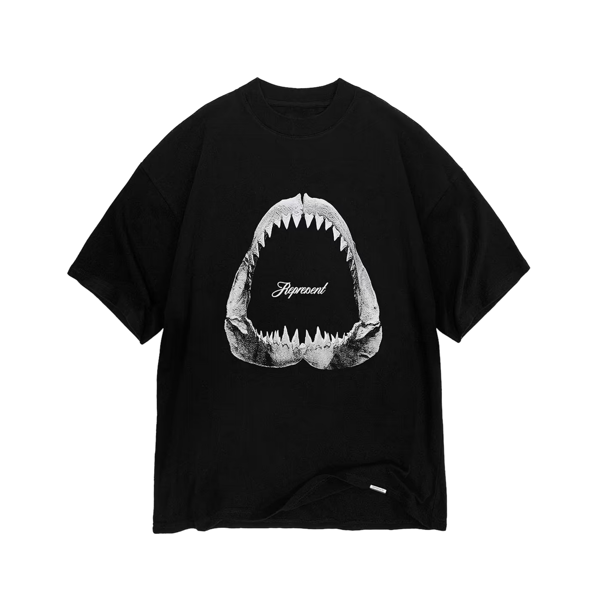 Čierne tričko Represent Shark Jaws s výraznou potlačou žraločej čeľuste na prednej strane.