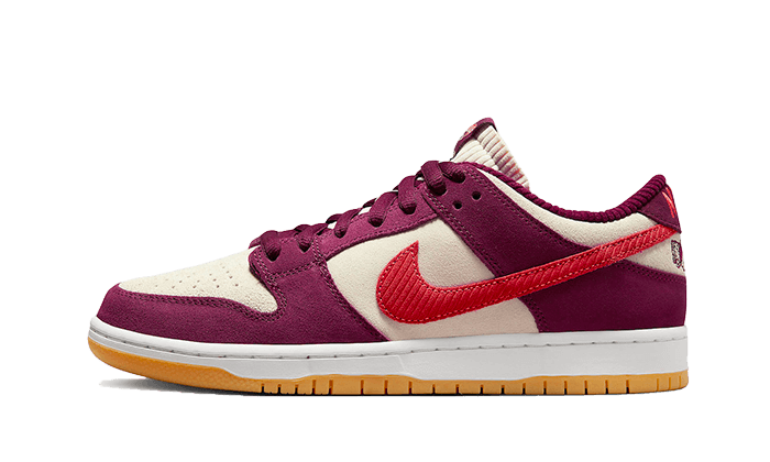 Skateboardové Tenisky Nike Dunk nízke bordovo-červené, pohľad z boku