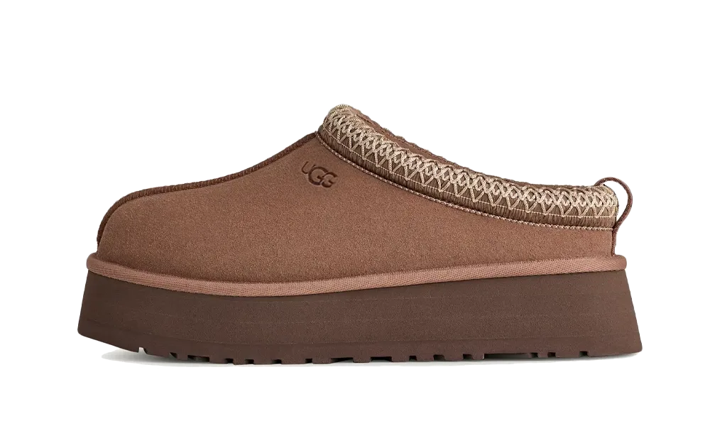 UGG Tazz II Rocky Oak hnedé dámske semišové šľapky na platforme, pohľad z boku