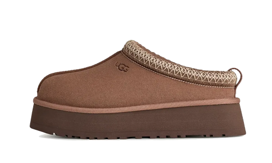 UGG Tazz II Rocky Oak hnedé dámske semišové šľapky na platforme, pohľad z boku